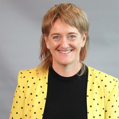 photo of Dr Leanne Rees
